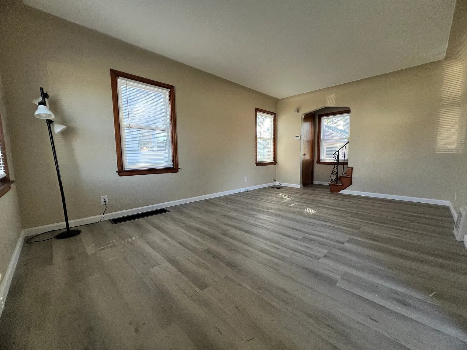 3 bed, 1143 sqft, $1,300 — Photo 2