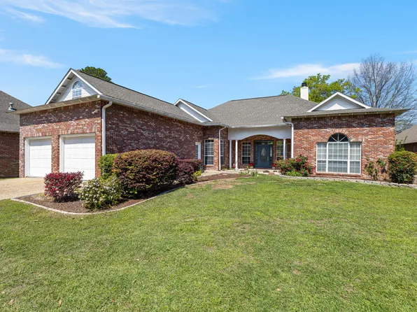 29 Stones Throw Dr, Hattiesburg, MS 39402