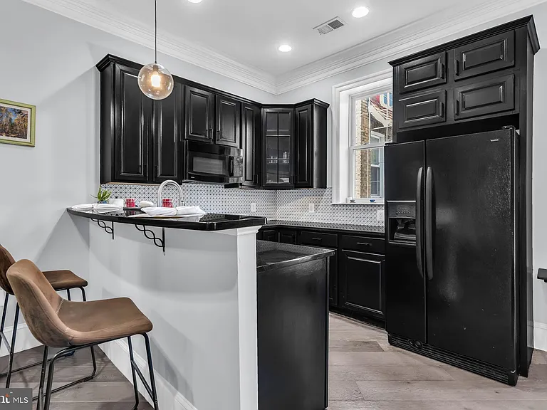 500 Irving St NW #2 — Photo 8