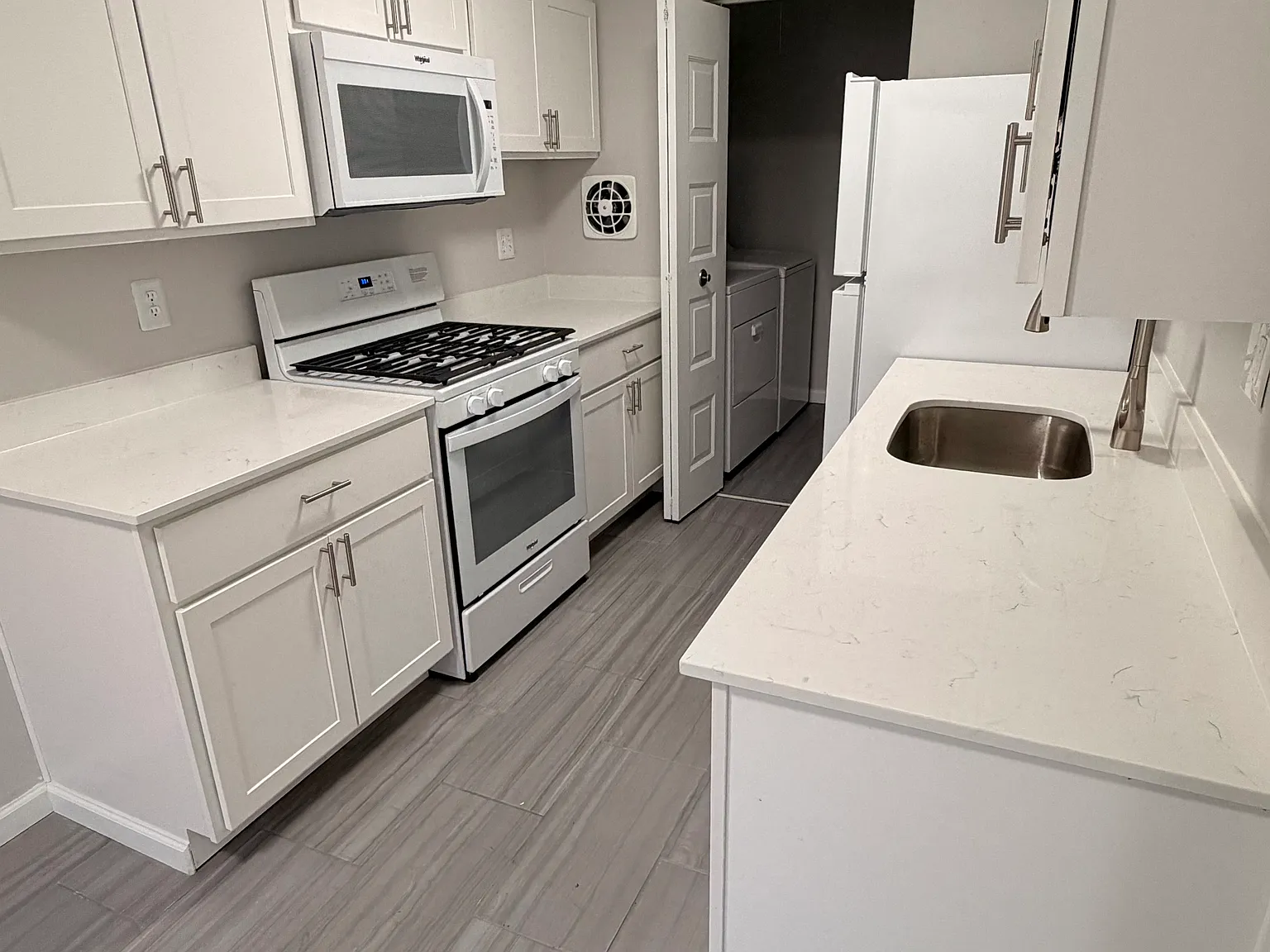 2 bed, 1.5 bath, 1150 sqft, $2,195 — Photo 3