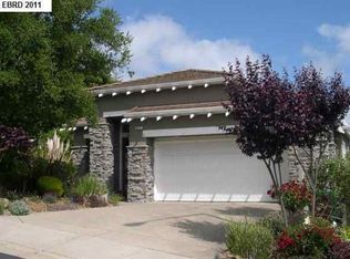 8271 Skyline Cir, Oakland, CA 94605