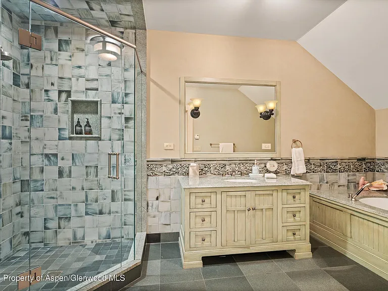 200 Jalanda Ln — Photo 22