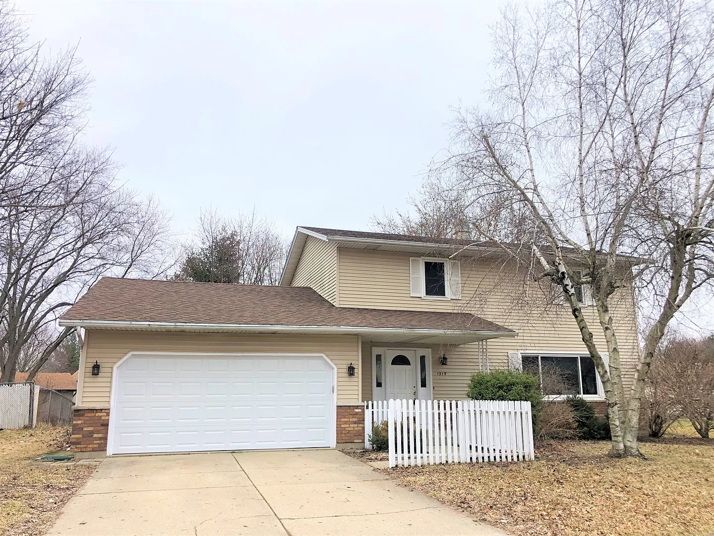 1319 Pappas Dr photo 1