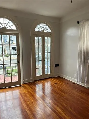 518 Lowerline St — Photo 2