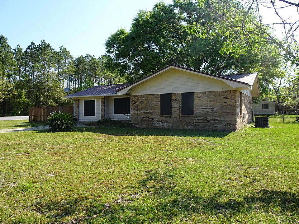 1st image of 900 Twin Lakes Dr