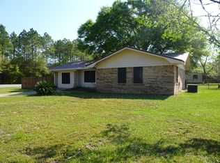 900 Twin Lakes Dr, Defuniak Springs, FL 32433