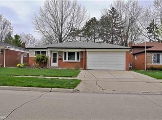 30807 Ridgefield Ave, Warren, MI 48088