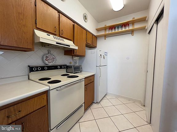 2nd image of 825 N 29th St APT 5AA