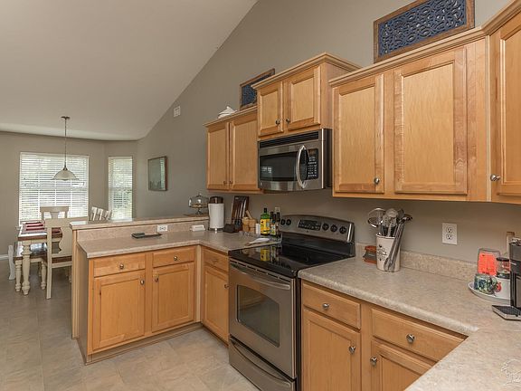 3rd image of 1591 Twin Pines Cir
