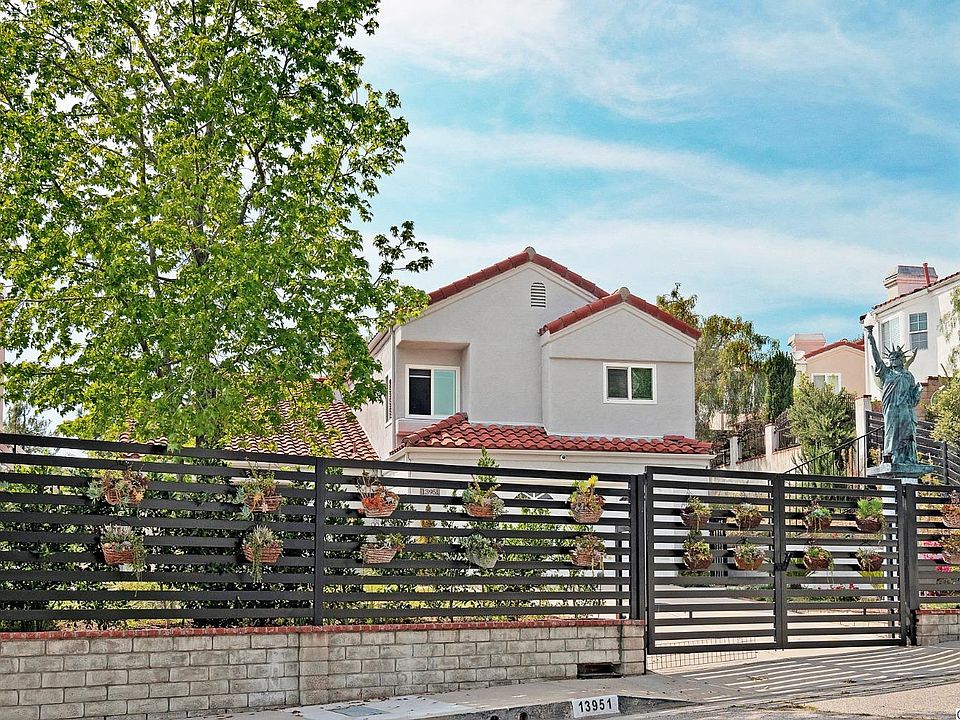 1st image of 13951 Badger Ave