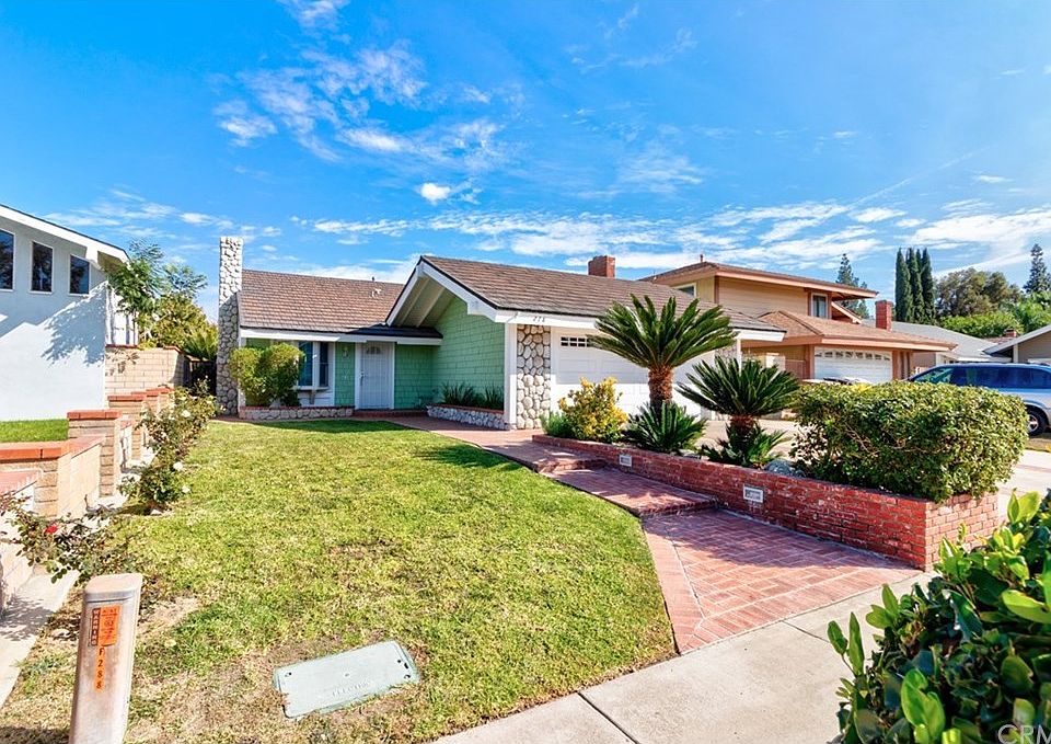 2nd image of 278 N Paseo Rio Blanco
