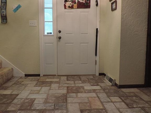 2nd image of 2843 Sweet Briar Dr