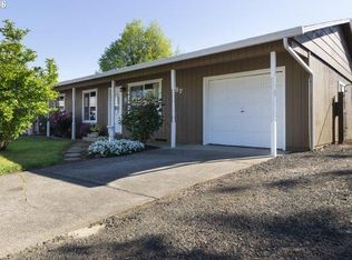87 Santa Rosa Ct, Roseburg, OR 97471