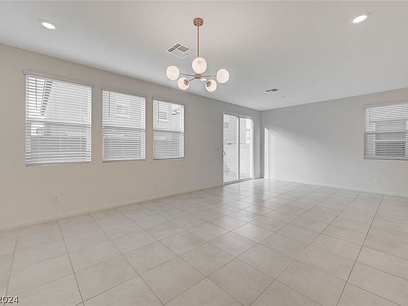 4th image of 6976 Sylmar Ave