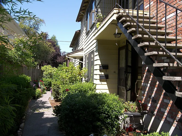 2724-2732 NE Clackamas St — Photo 1