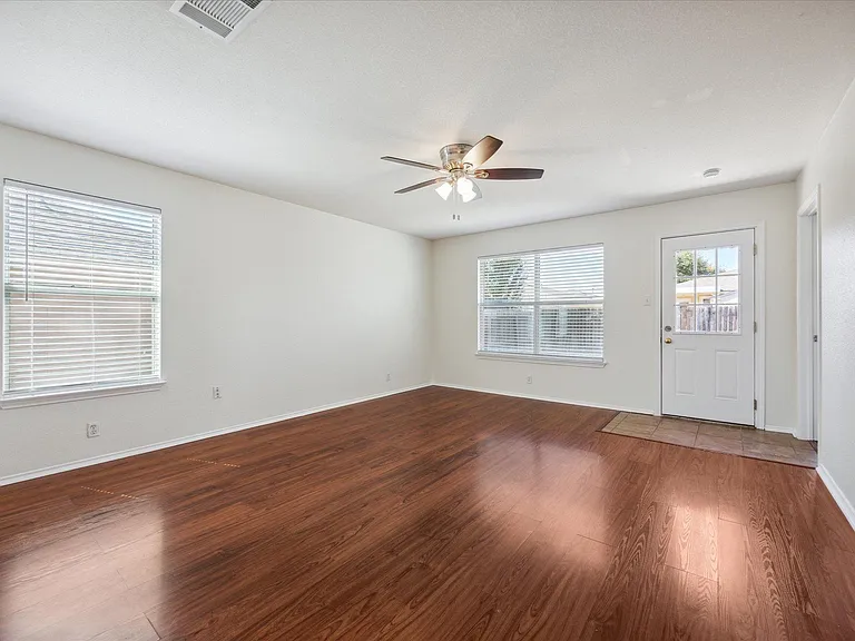 108 Loryn Dr — Photo 14