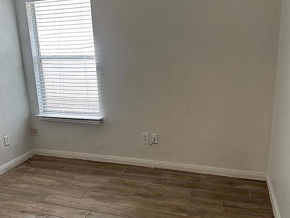 5th image of 18312 Crestwind Ln