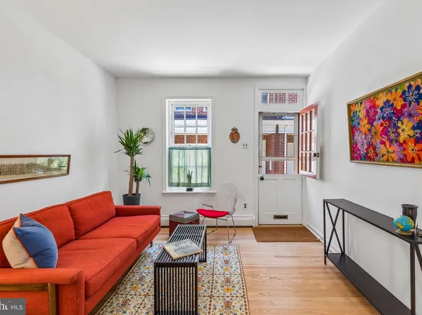 2410 Manning St, Philadelphia, PA 19103