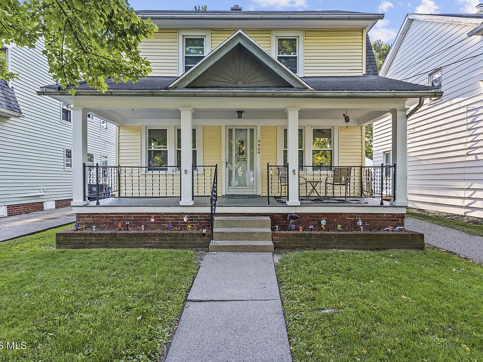 1st image of 4426 Burnham Ave