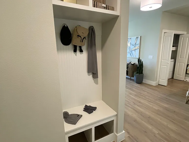 Rollingwood Dr — Photo 2