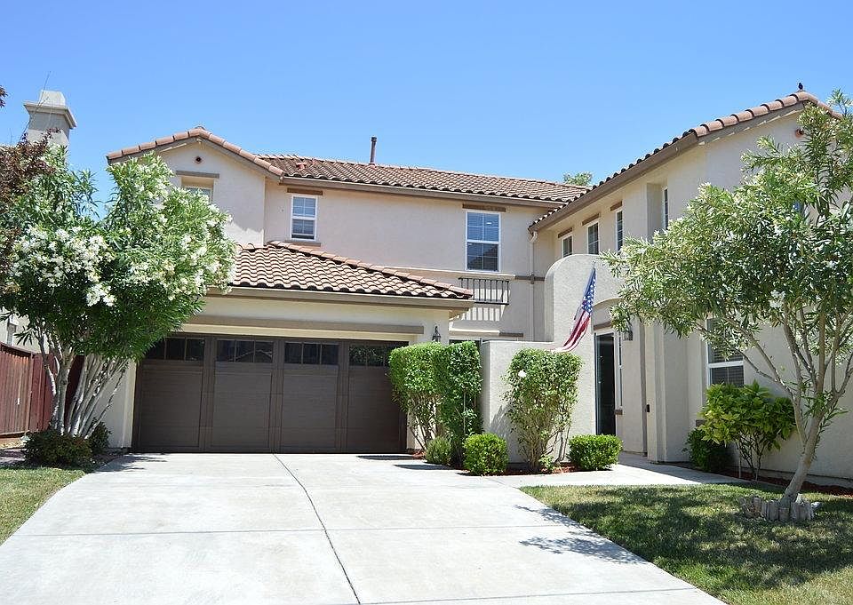 1st image of 15876 Crescent Park Cir