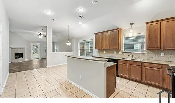 2109 Michelle Creek Dr — Photo 5
