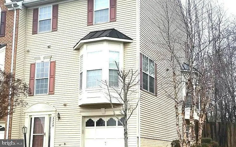 3 bed, 2.5 bath, 1684 sqft, $3,600 — Photo 1