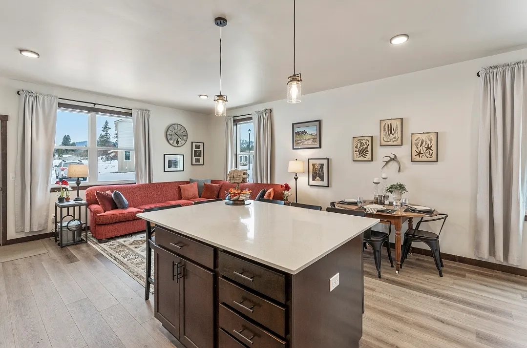 3 bed, 1564 sqft, $2,850 — Photo 3