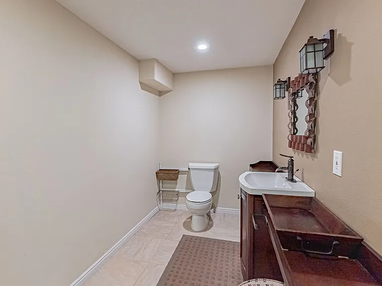 3915 Woodhaven Ln — Photo 45