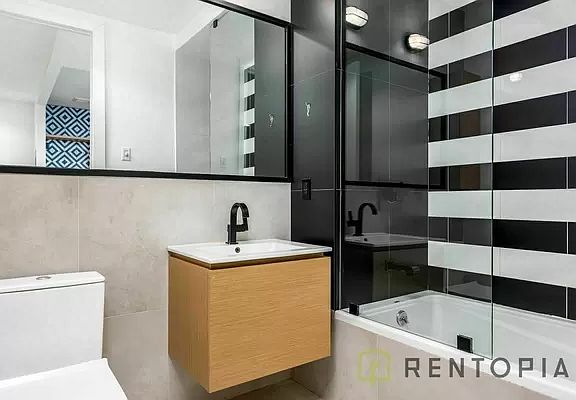 5th image of 961 Willoughby Ave #503