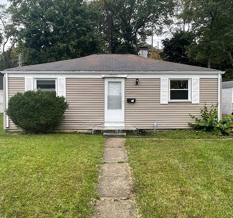 1st image of 2421 Hollywood Pl