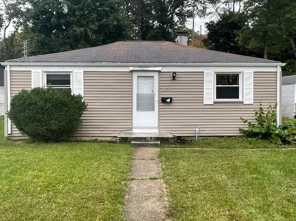 2421 Hollywood Pl, South Bend, IN 46616