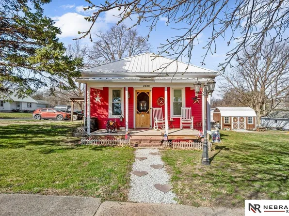 2020 L St, Auburn, NE 68305