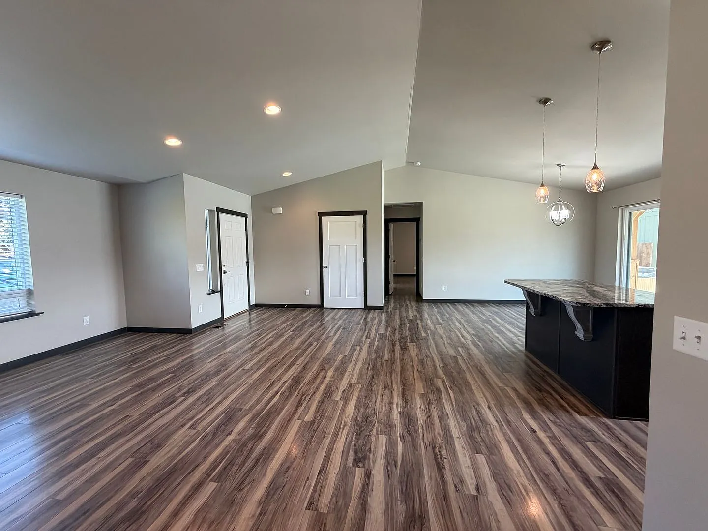 Now renting 3 bedroom House with additional pool house — Photo 2