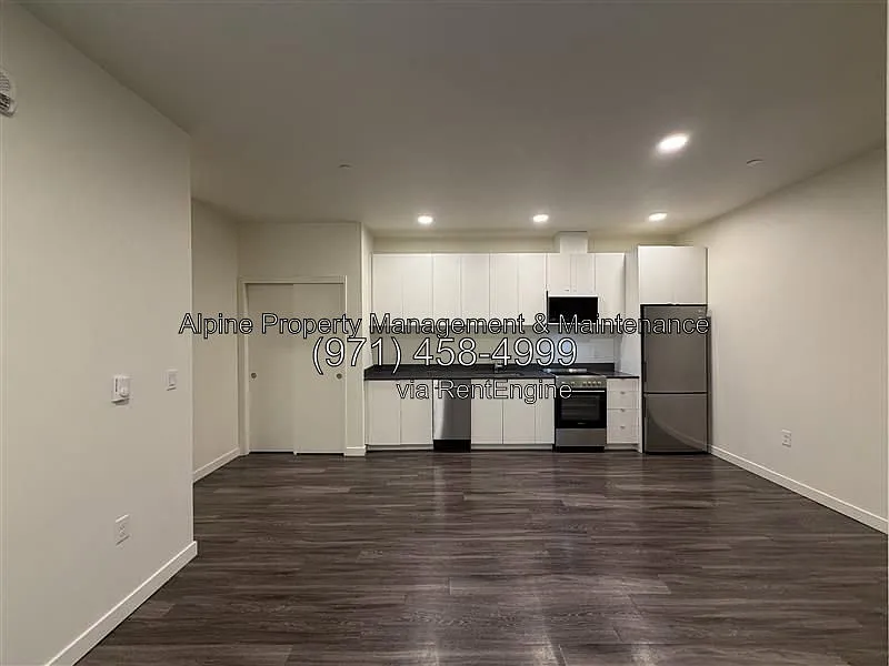 1545 NE 41st Ave — Photo 2