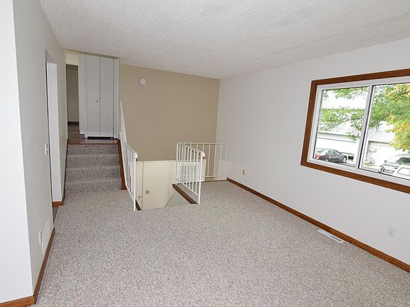4th image of 15598 Cornell Trl APT B