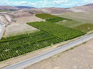 1100 Nightingale Rd, Wapato, WA 98951