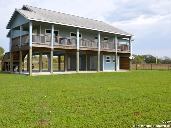 245 Redfish Retreat, Port LaVaca, TX 77979