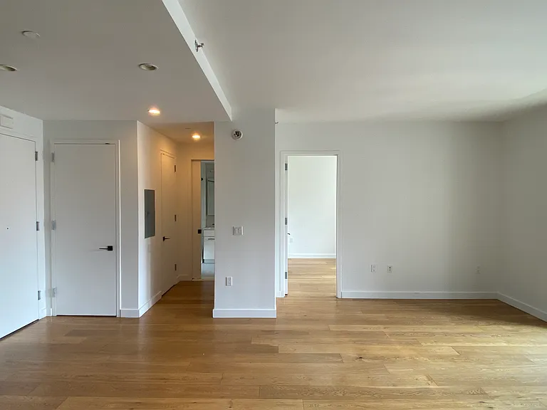 180 Nassau St #10A — Photo 3