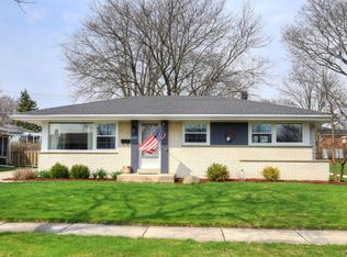 3285 S 90th St, Milwaukee, WI 53227