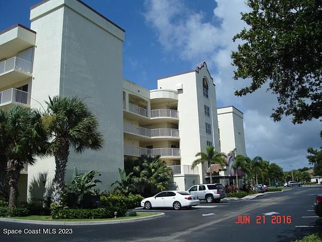 1st image of 8951 Lake Dr #501-1