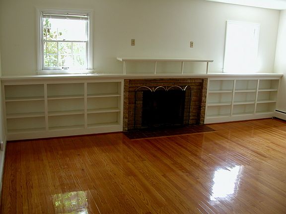 5th image of 609 S Main St Unit 1