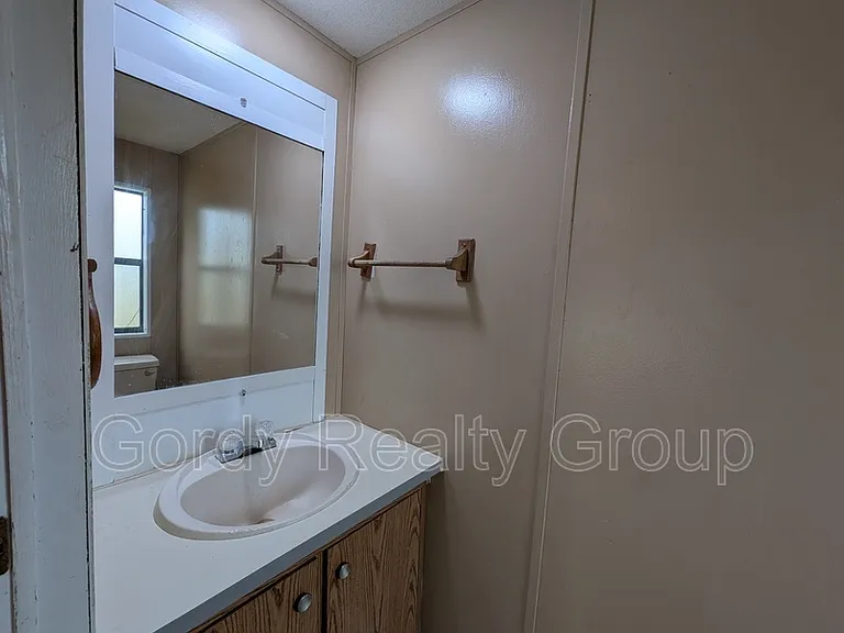 3123 Camp Rd — Photo 5