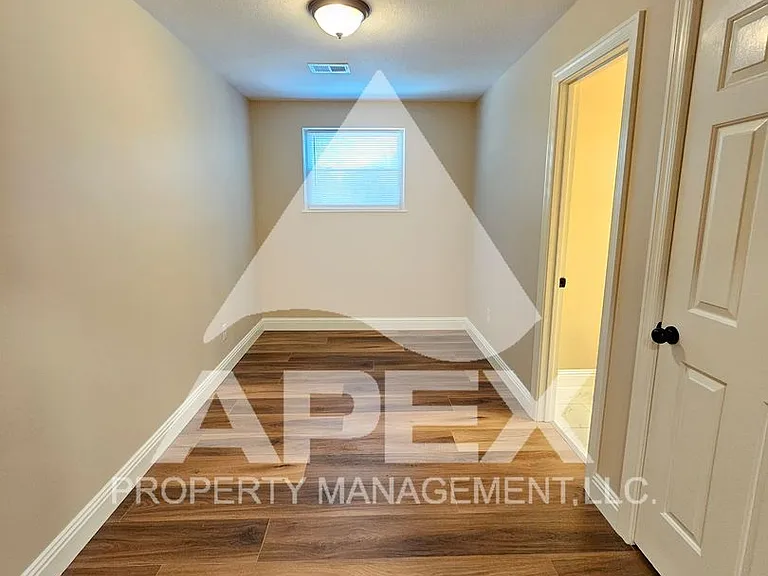 7306 Deane Hill Dr — Photo 27
