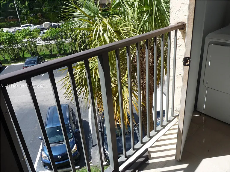 14611 N Kendall Dr #304L — Photo 32