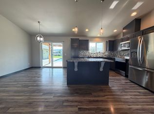 3270 1st St SE, East Wenatchee, WA 98802
