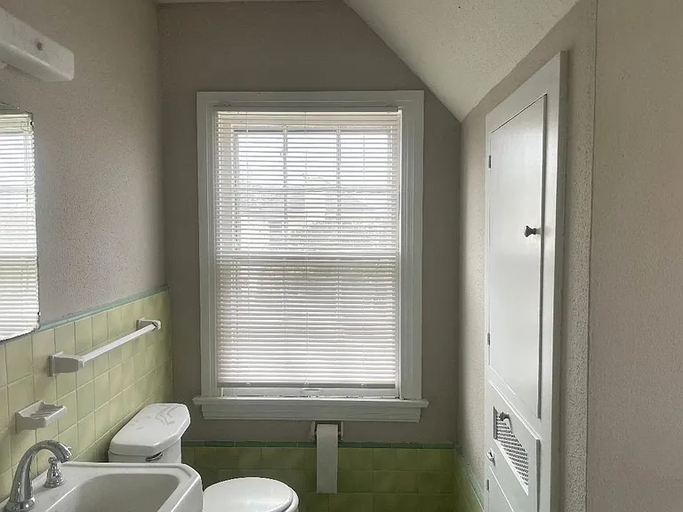 2211 Dorrington St — Photo 16