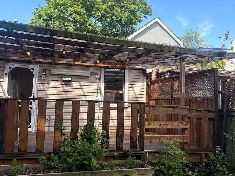 359 Cedarvale Ave — Photo 2