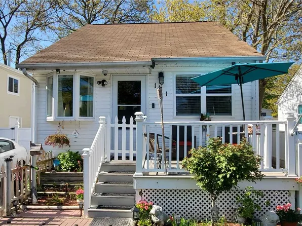 131 Moriches Ave, Mastic, NY 11950