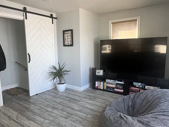 4th image of 49 Avalon Ave #49